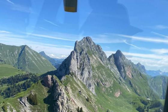 Helikopterflug über die Gastlosen - 25-minütiger Flug über die Freiburger Voralpen | 1 Person  7 