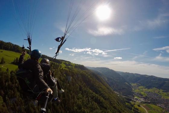 Vol biplace en parapente - Au-dessus du Jura bernois | pour 1 personne 3 