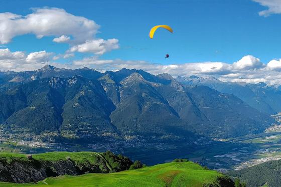 Parapendio sopra il Ticino - Circa 10 minuti di volo dal Monte Tamaro  