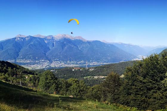 Parapendio sopra il Ticino - Circa 10 minuti di volo dal Monte Tamaro 3 