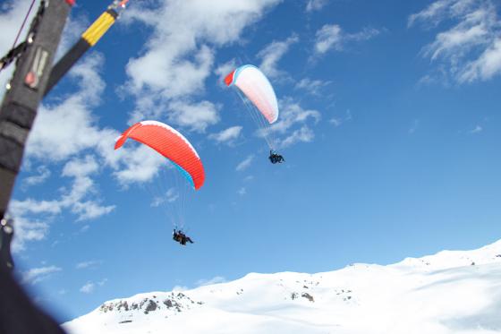 Gleitschirmflug für Paare - Gemeinsam abheben in Davos Klosters 6 