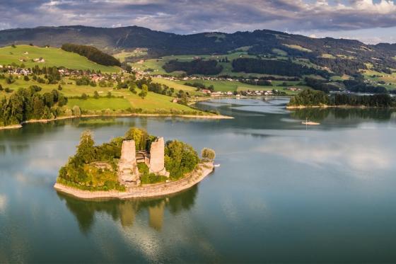 Scoperta dello Stand Up Paddle - sul lago Gruyère con picnic e bevande incluse | 2 pers. 1 