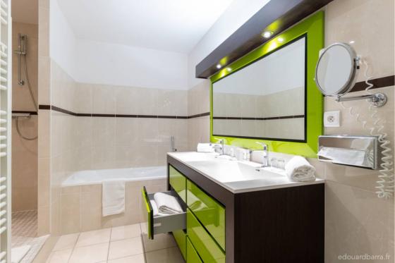 Escapade en Bourgogne - 1 nuit avec spa, massages et menu des climats à 3 plats pour 2 pers. 5 