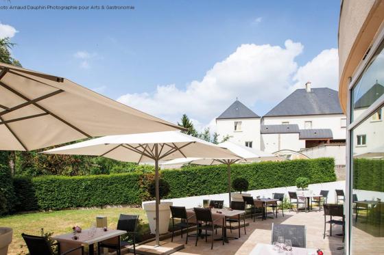 Séjour bien-être en Bourgogne - 1 nuit avec petit déjeuner et accès au spa pour 2 personnes 2 