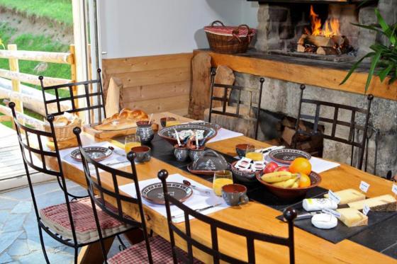 Séjour dans une roulotte - 1 nuit, avec petit déjeuner, Spa et menu fondue 6 