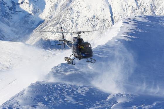 Helikopterflug und Apero - Flug über das Matterhorn und Getränke auf dem Gletscher | 1 Person  