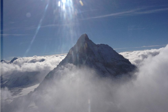 Helikopterflug und Apero - Flug über das Matterhorn und Getränke auf dem Gletscher | 1 Person 4 