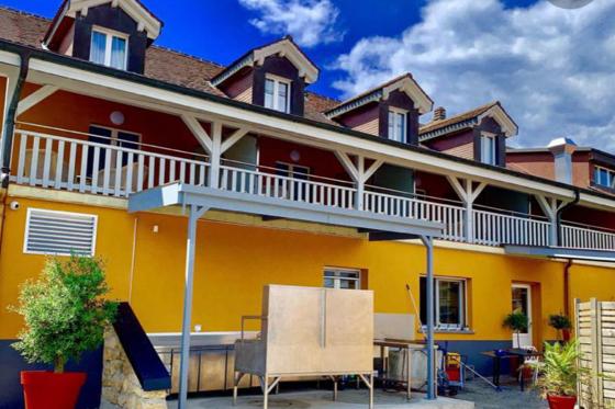 Familienurlaub & Pizza-Party - Im Doppelzimmer mit Balkon | 2 Erwachsene & 1 Kind 11 