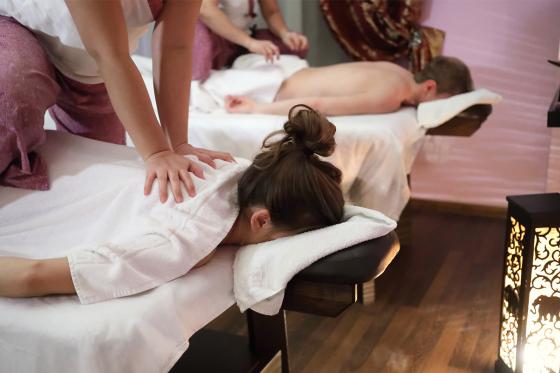 Massage thaïlandais pour couple - pour 2 personnes avec thé inclus 2 