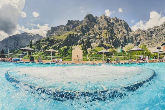 Wellness à Loèche-les-Bains - 1 nuit à l'hôtel 3* Maison Blanche et accès au centre thermal 12 