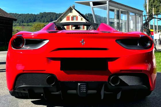 Ferrari 488 Spider mieten - 3h Fahrspass inkl. 100 Freikilometer 1 