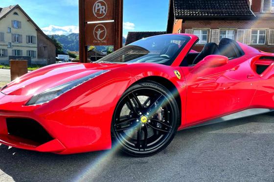 Ferrari 488 Spider mieten - 3h Fahrspass inkl. 100 Freikilometer 3 
