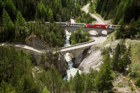 Glacier Express - Un trajet pour 2 personnes de Zermatt à St-Moritz (ou inversement) 4 