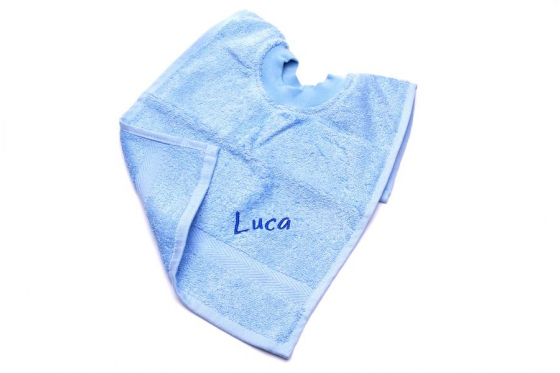Hellblauer Schlupflatz - mit Namen bestickt  