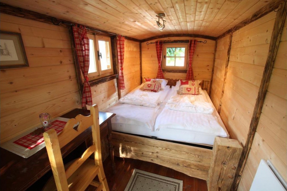 Nuit dans une roulotte - 1 nuit, avec petit déjeuner et libre accès à l'espace bien-être 2 