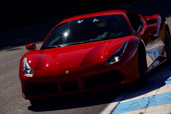 Ferrari 488 GTB + 1 autre véhicule - 6 tours sur circuit 9 [article_picture_small]