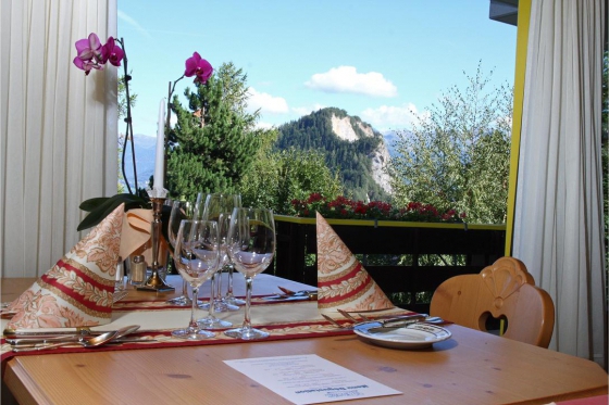 Séjour pour 2 à l’hôtel de l’Ardève - 1 nuit avec accès libre aux Bains d'Ovronnaz et repas à 3 plats 5 