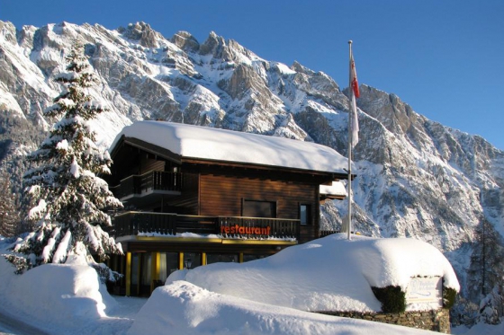 Séjour pour 2 à l’hôtel de l’Ardève - 1 nuit avec accès libre aux Bains d'Ovronnaz et repas à 3 plats 7 