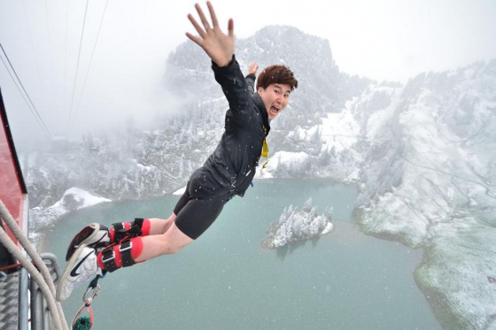 Bungee-Jump n' Igloo Dinner - Am Stockhorn  