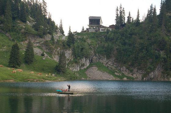 Saut à l'élastique au Stockhorn (BE) - Sautez depuis un téléphérique à 134 mètres de haut 2 