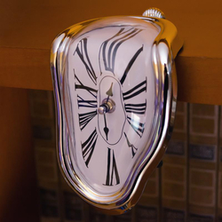 Schmelzende Uhr, Design