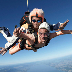 Saut en parachute, à Yverdon-les-Bains (VD)