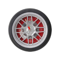 Horloge, dans un design de pneu rouge
