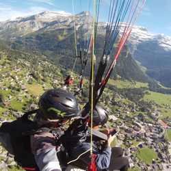 Vol biplace en parapente, Aux Diablerets - inclus une trentaine de photos souvenir