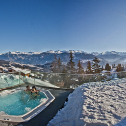 Wellness Tag in den Alpen, inkl. Eintritt in Bäder, Massage und Gesichtspflege