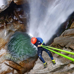 Canyoning Halbtagestour, Canyoning Erlebnis im Tessin