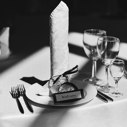 Dinner in the Dark , 4-Gänge-Menü im Dunkeln