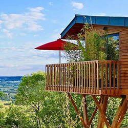 Nuit dans une cabane de luxe, Inclus: Spa privatif, 2 modelages du corps (45min) et petits-déjeuners