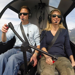 Aux commandes d'un hélicoptère , 20min de pilotage depuis Bex + 15min de briefing