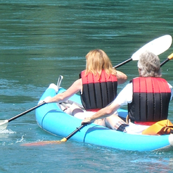 Faire du kayak à deux, sur l'Aar