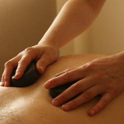 Massage aux pierres chaudes, 90 minutes, pour 1 personne