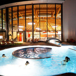 4* Hotel Wellness Übernachtung, Romantic Package inkl. Prosecco, Schokolade und Wellnesseintritt