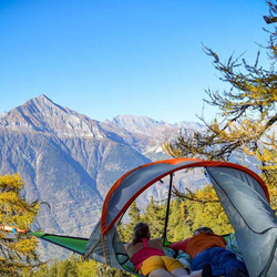 Nuit suspendue dans les arbres, pour 2 personnes