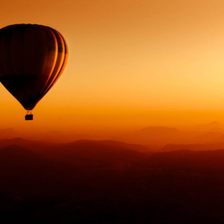 Lever du soleil en montgolfière, environ 2h50 de vol