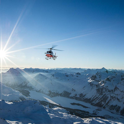 Vol en hélicoptère et apéritif, Survolez le Cervin et profitez d'un apéro sur le glacier | 1 personne