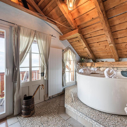 Privat-Wellness in eigener Suite, inkl. Übernachtung in der Chalet Alpenglut Suite & 3-Gang Menü