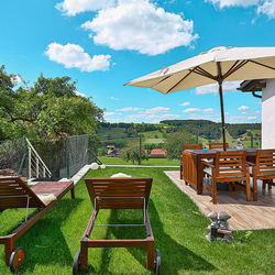 Ferienhaus für 2 Personen,  1 Nacht mit Garten und Jacuzzi | Werktags