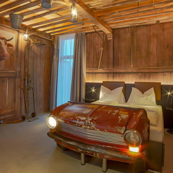 Nuitée dans une chambre à thème, petit déjeuner pour 2 personnes