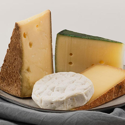 Käse Überraschungs-Geschenkabo, Rezenter Käse Abo mit 3-Monats-Lieferungen