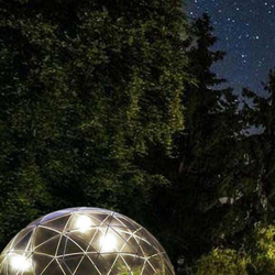 Bubble-Suite Übernachtung, unter dem Sternenhimmel mit Trottiabfahrt für 2 