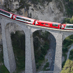 Glacier Express, Un trajet pour 2 personnes de Zermatt à St-Moritz (ou inversement)